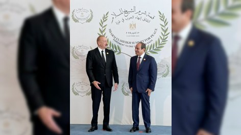 İlham Əliyev Misirdə liderlərlə bir arada
