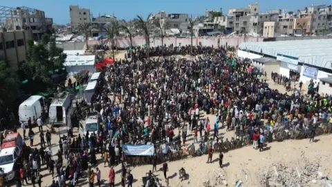 Azad edilən fələstinli məhbuslar Ramallah və Qəzzaya aparıldı