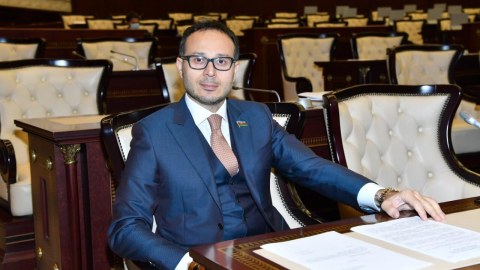 Ramil Həsən yeni işinin icrasına başladı