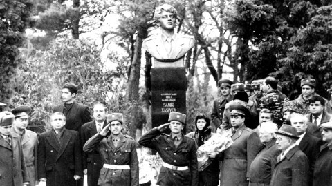 Bir şəklin tarixçəsi:&nbsp;Biri siyasətdə söz sahibi idi, digəri Silahlı Qüvvələrdə...