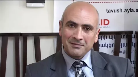 Keçmiş mer və oğlu saxlanıldı