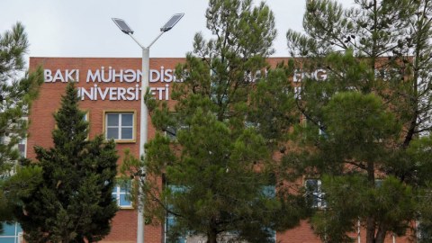 BMU kampusunda günəş enerjisi ilə işləyən işıq dirəkləri quraşdırılıb -&nbsp;FOTOLAR
