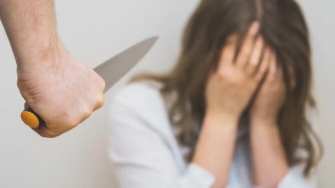 Şabranda ər arvadını bıçaqladı