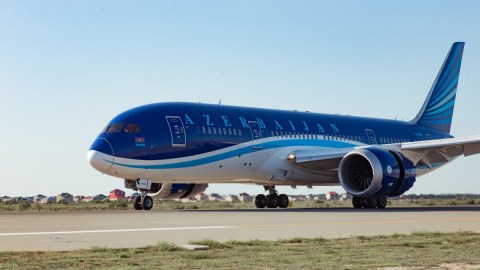 AZAL təyyarəsi Rusiyada məcburi eniş etdi