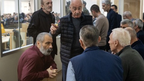 Aşıq Şəmşirin nəvəsini tonqalda diri-diri yandırıblar - MƏHKƏMƏ