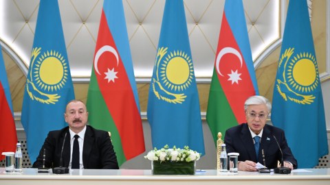 İlham Əliyev&nbsp;Tokayevi Azərbaycana dəvət etdi