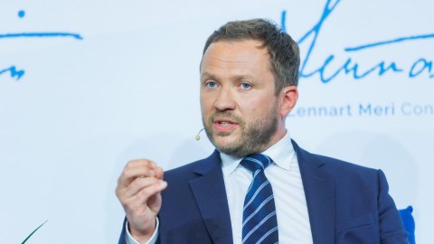 Estoniya naziri Bakıya gəldi