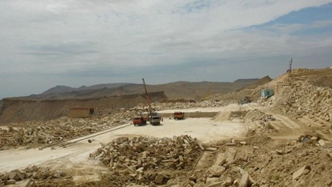 Daş karxanasında yıxılan kişi öldü