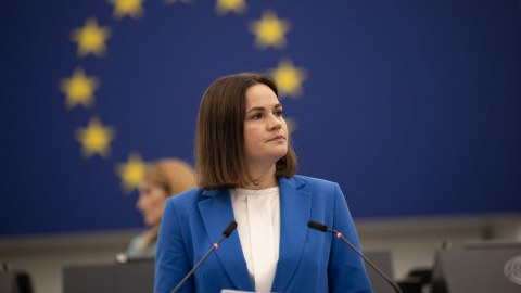 Ermənistana səfərini təxirə saldı