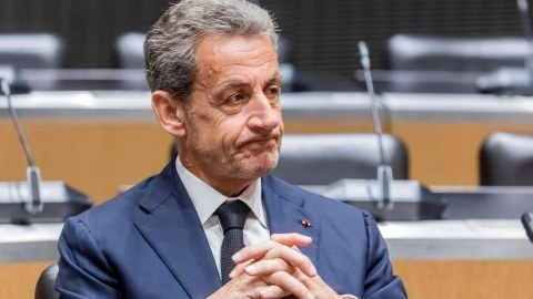Sarkozini ölümlə hədələyən iki məhbus hakim qarşısına çıxacaq