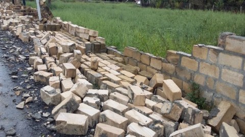 Naxçıvanda hasar uçdu - 1 nəfər uçqun altında qaldı