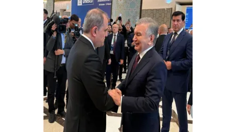 Ceyhun Bayramov Səmərqənddə Mirziyoyevlə görüşdü