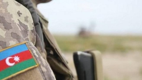 Xidmətdən buraxılan hərbi qulluqçular üçün işdən çıxarma pulu dəyişdi