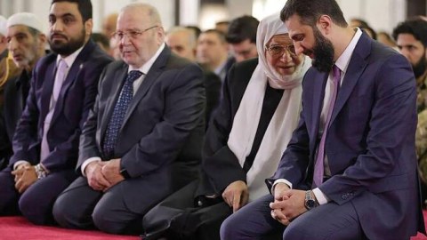 Lüks avtomobillərdə gəzən&nbsp;&ldquo;inqilabçılar&rdquo;