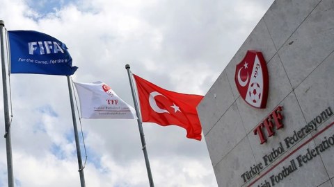 Türkiyə Futbol Federasiyası 151 hakimi işindən çıxardı