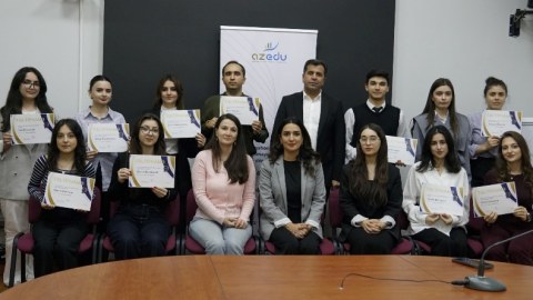 Xəzər Universitetinin "Brend tələbə"ləri mükafatlandırılıb - FOTOLAR