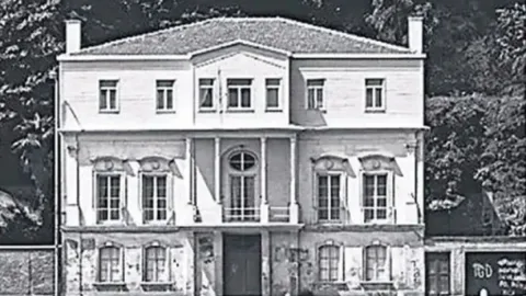 200 illik tarixi villa kimə veriləcək?
