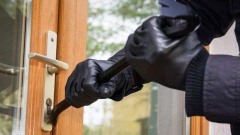 Bakıda 10 min manatlıq oğurluq