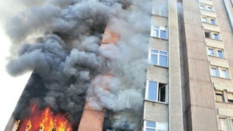 Binəqədidə&nbsp;yaşayış binası yanır