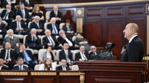 Zəfərin dili... Dilin zəfəri...