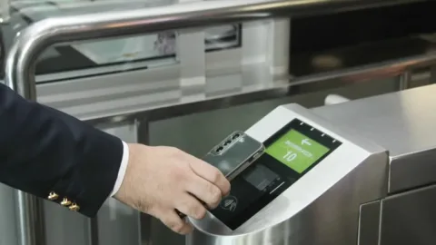Metroda məsafəyə görə gedişhaqqı nə vaxt mümkün olacaq? - AÇIQLAMA