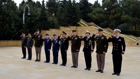 Amerikalı general Bakıda - FOTO