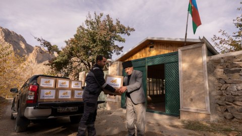 &ldquo;AzerGold&rdquo; Naxçıvanda aztəminatlı ailələrə bayram sovqatı təqdim etdi - FOTO