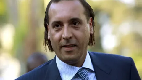 Qəddafinin oğlu azad edildi