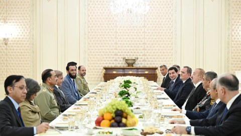İlham Əliyev Şahbaz Şəriflə birgə nahar etdi