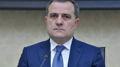 Makron zəng edib Azərbaycanı təhdid edirdi - Nazir sirləri açdı