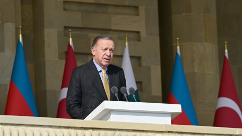 Ərdoğan paradda Məmməd Arazın şeirini səsləndirdi