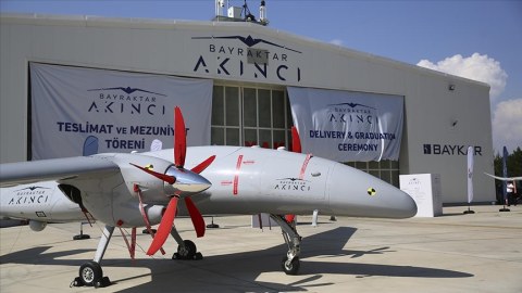 Türkiyənin "Bayraktar Akıncı" PUA-sı Bakı səmasında