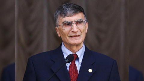Əziz Sancar Azərbaycan xalqını TƏBRİK ETDİ