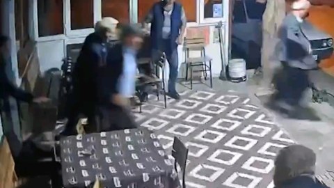 4.9 ballıq zəlzələ anı - GÖRÜNTÜ