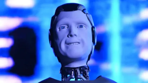 Rusiyanın ilk robotu cəmi 1 dəqiqə ayaqda qala bildi