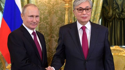 Putin Tokayevin dəvətini qəbul etdi