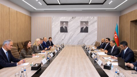 AZAL və Bakı Gəmiqayırma Zavoduna özəl investisiyaların cəlbi müzakirə edildi