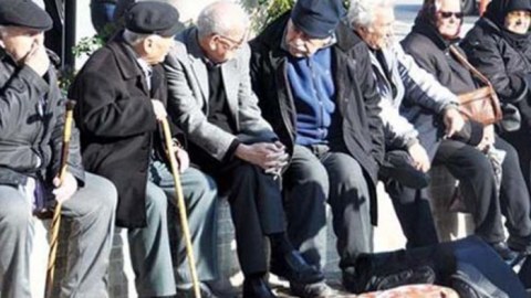 Azərbaycanda əhali sürətlə qocalır, uşaqlar artmır - XƏBƏRDARLIQ