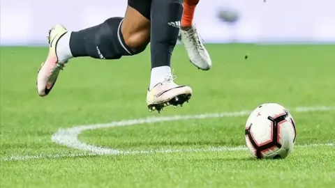 Mərc oyunlarında iştirak edən 100-dən çox futbolçu cəzalandırıldı