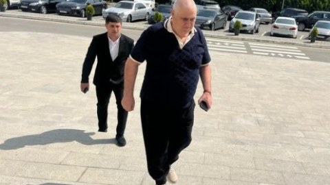 "Sizdən narazıyam, 75 yaşlı kişini yollarda əsir etmisiniz"&nbsp;- "Şərurlu İsfəndiyar"