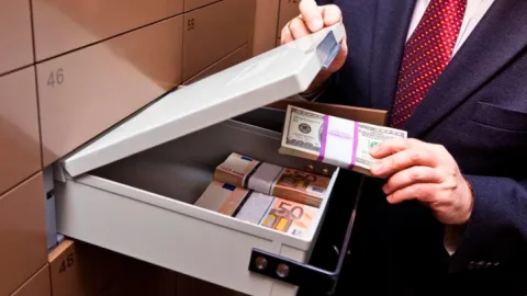 Maliyyə Nazirliyi növbəti depozit hərracı keçirdi