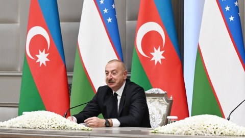 İlham Əliyev: Özbəkistan inkişaf və quruculuq yolu ilə inamla irəliləyir