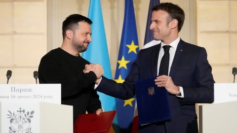 Zelenski: Ukrayna Fransa ilə tarixi saziş hazırlayıb