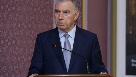 Əli Həsənov ortaya çıxdı: &ldquo;Deyir ki, ailəm Mehdiyevin arvadı ilə ermənicə&nbsp;danışır&rdquo;