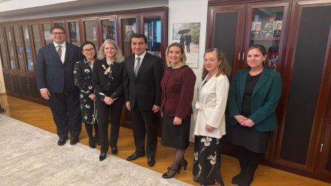 Hikmət Hacıyev ABŞ rəsmisi ilə Ermənistanla münasibətləri müzakirə etdi