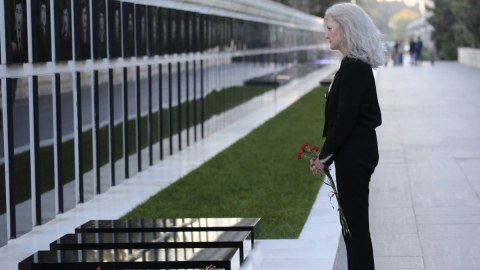 ABŞ Dövlət katibinin müavini Şəhidlər Xiyabanını ziyarət etdi