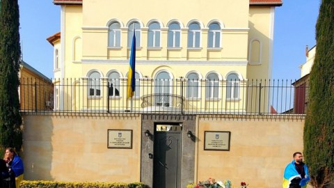 Ukrayna səfirliyində matəm kitabı açıldı