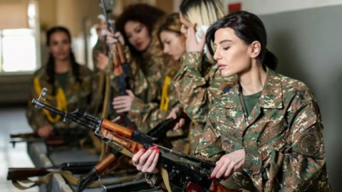 Ermənistanda bu qadınlar hərbi xidmətə çağırılırlar