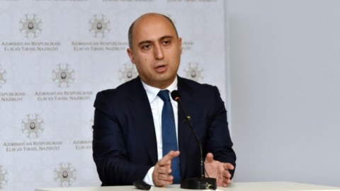 &ldquo;Öz həyatını fədakarlıqla məktəbə və şagirdə həsr edən&nbsp;müəllimlər var&rdquo; -&nbsp;Emin Əmrullayev