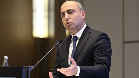 Nazir jurnalistləri və ekspertləri TƏNQİD ETDİ